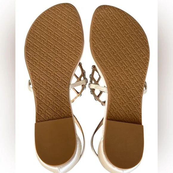 Badgley Mischka Zoanne Champagne Caged Jewel Design Thong Flats Sandals Size 6 - Picture 11 of 12